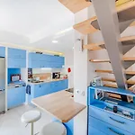 Superbe Avec Piscine En Résidence à - Fr-1-472-151 *